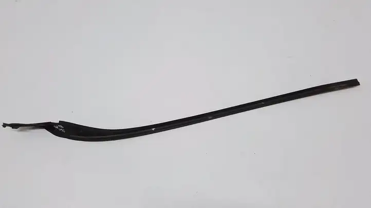 Volvo S60 (2010 - 2013) 31335865 Накладка стоек лобового стекла — фото 4