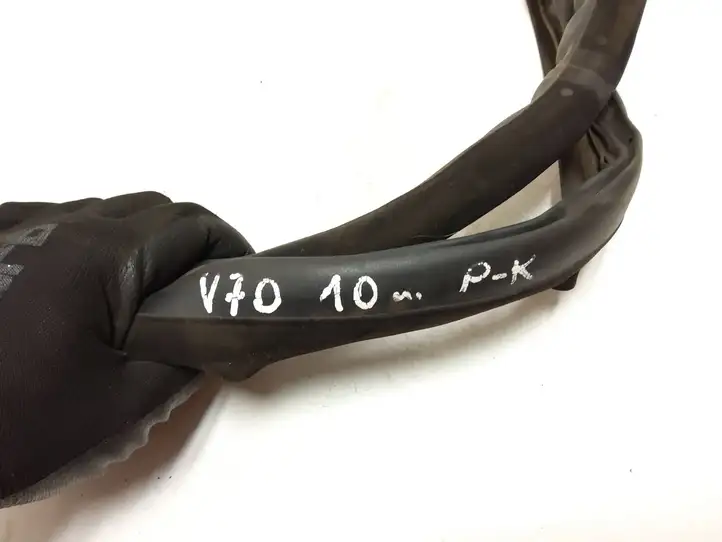 Volvo V70 (2007 - 2013) Уплотнитель передней двери (кузов) — фото 3