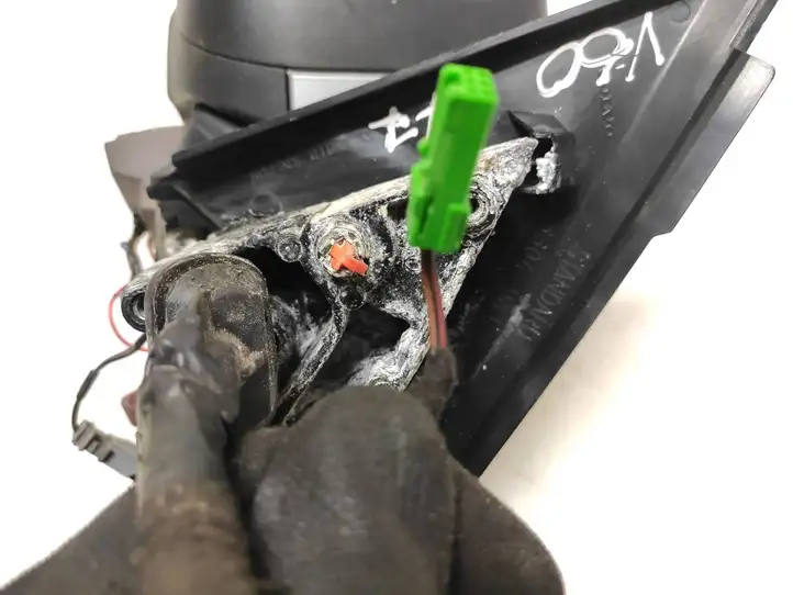 Volvo V60 (2010 - 2013)  3304941 Зеркало боковое с электрическим приводом