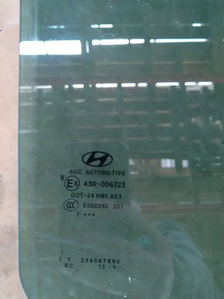 Hyundai ix35 (2009 - 2013) Стекло задней двери — фото 2