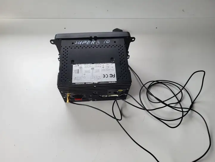 Skoda Superb B6 (3T) (2008 - 2015)   Радио/ проигрыватель CD/DVD / навигация