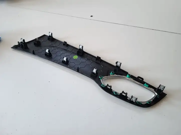 Opel Astra (2012 - 2015)   Другая деталь салона