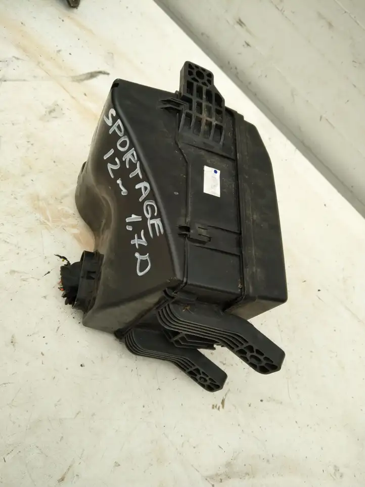 Kia Sportage (2014 - 2016)   Ящик предохранителей (комплект)