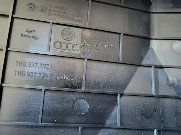 Volkswagen PASSAT B7 (2011 - 2014) Блок предохранителей (комплект) — фото 2