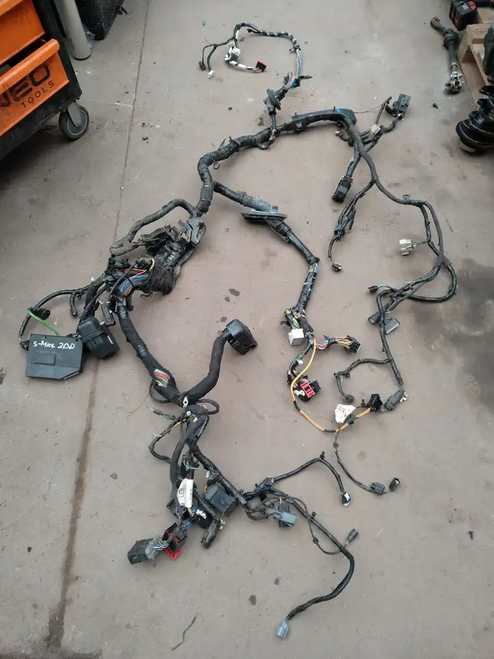 Ford S-Max (2015 - )   Другой проводник