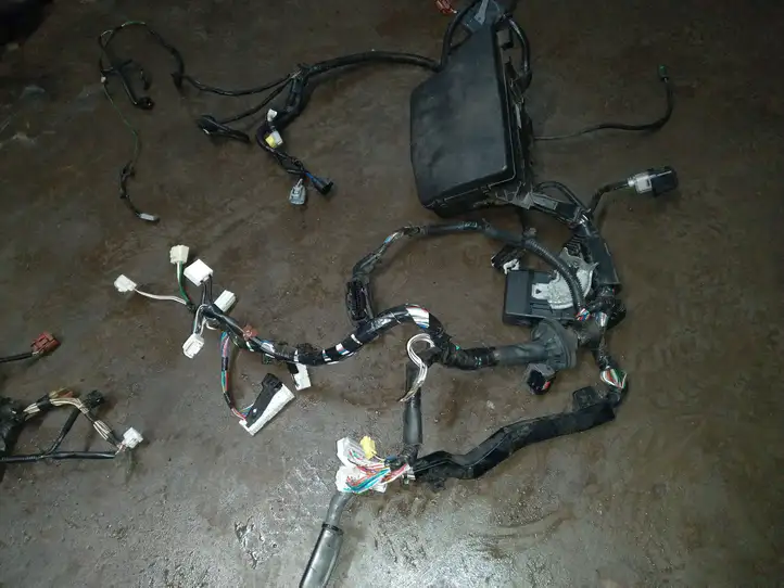 Toyota Avensis T270 (2015 - 2018) Прочая электропроводка — фото 5