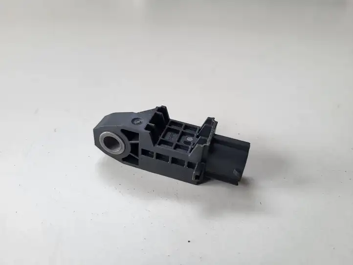 Kia Optima (2015 - 2018)   Датчик удара надувных подушек