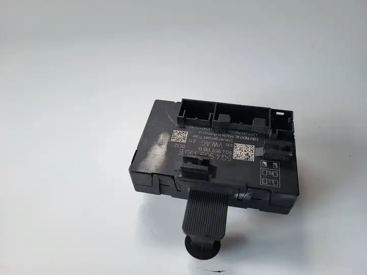 Skoda Superb B8 (3V) (2015 - 2023)   Блок управления дверью