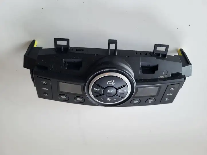 Toyota Verso (2012 - 2015)   Блок управления кондиционера воздуха / климата/ печки (в салоне)