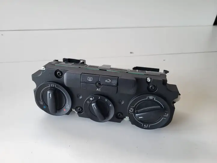 Volkswagen Tiguan (2007 - 2011)   Блок управления кондиционера воздуха / климата/ печки (в салоне)