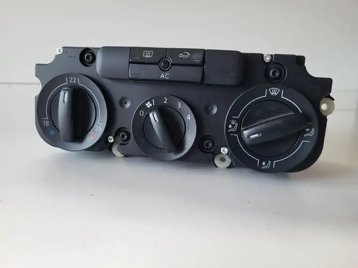 Volkswagen Tiguan (2007 - 2011)   Блок управления кондиционера воздуха / климата/ печки (в салоне)