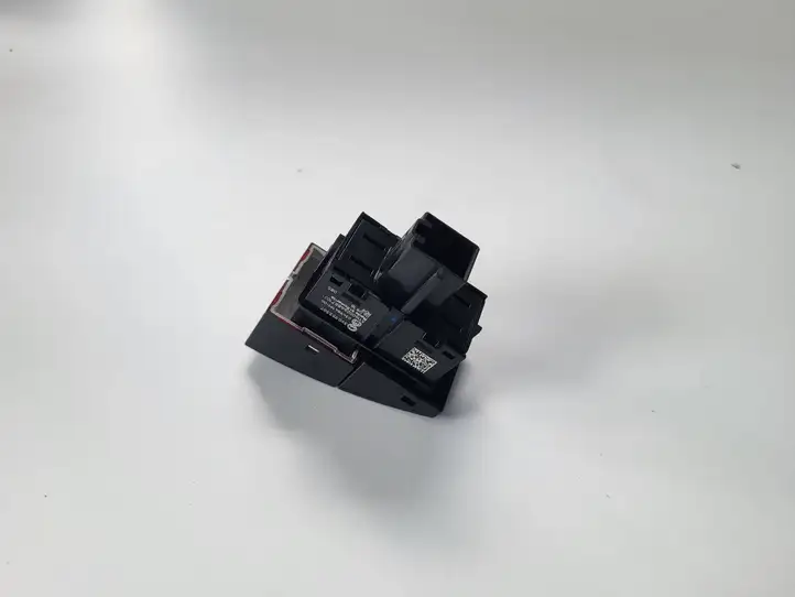 Skoda Superb B8 (3V) (2015 - 2023)   Другие включатели / ручки/ переключатели