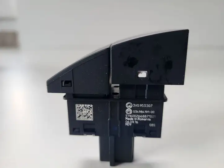 Skoda Superb B8 (3V) (2015 - 2023)   Другие включатели / ручки/ переключатели