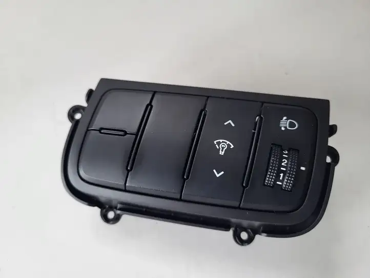 Kia Ceed (2015 - 2018) Другие включатели / ручки/ переключатели — фото 3