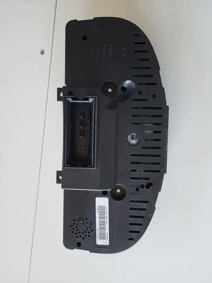 Volkswagen Tiguan (2007 - 2011)   Спидометр (приборный щиток)