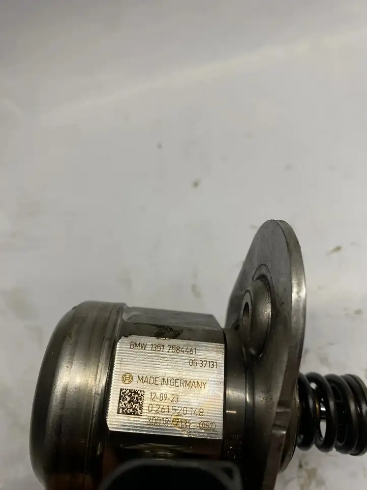 BMW 3 F30 F35 F31 (2012 - 2018) 7584461 Топливный насос — фото 3