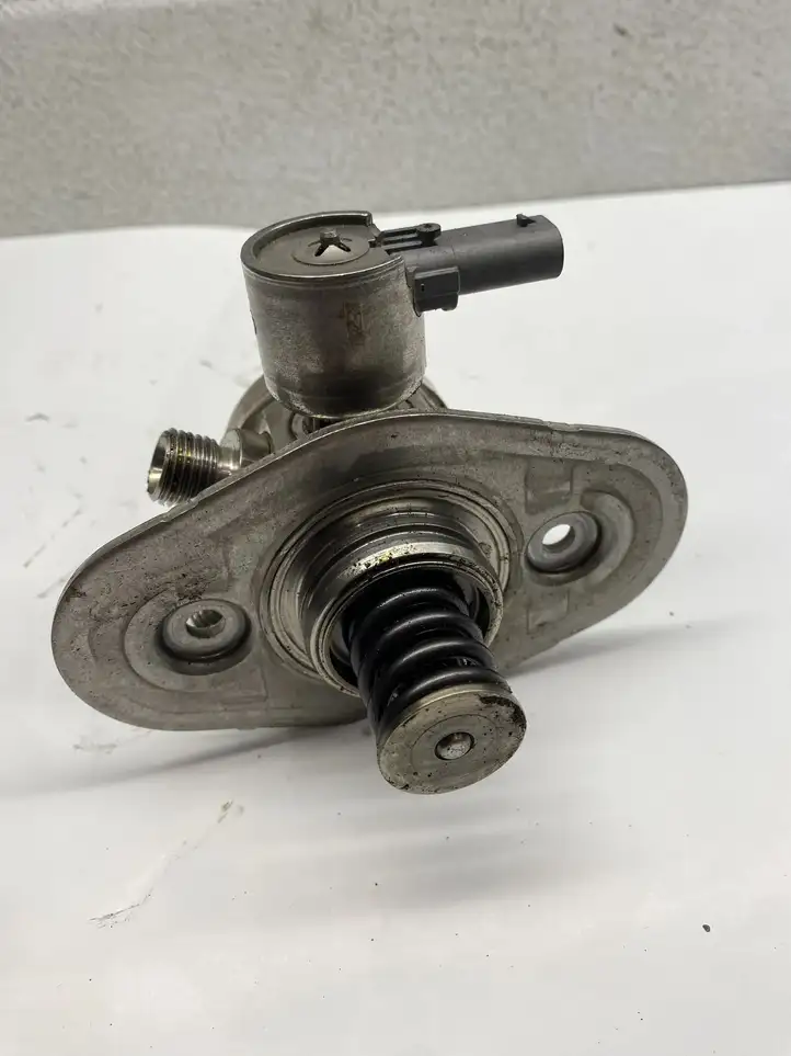 BMW 3 F30 F35 F31 (2012 - 2018) 13518604229 Топливный насос — фото 3
