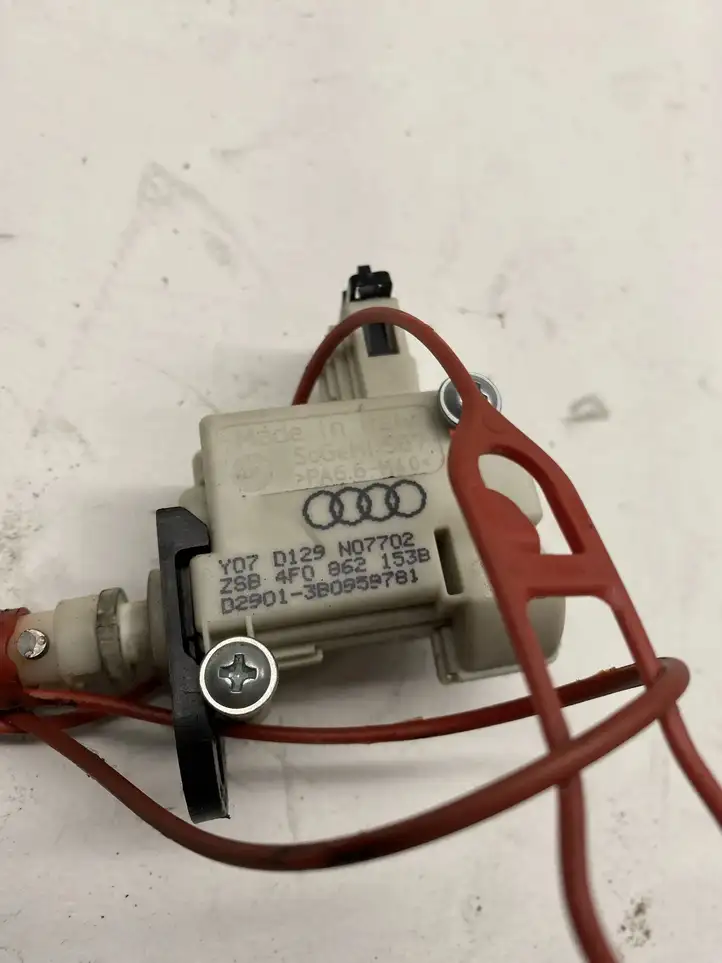 Audi A6 S6 C6 4F (2004 - 2008) 4F0862153B Привод замка крышки топливного бака — фото 2