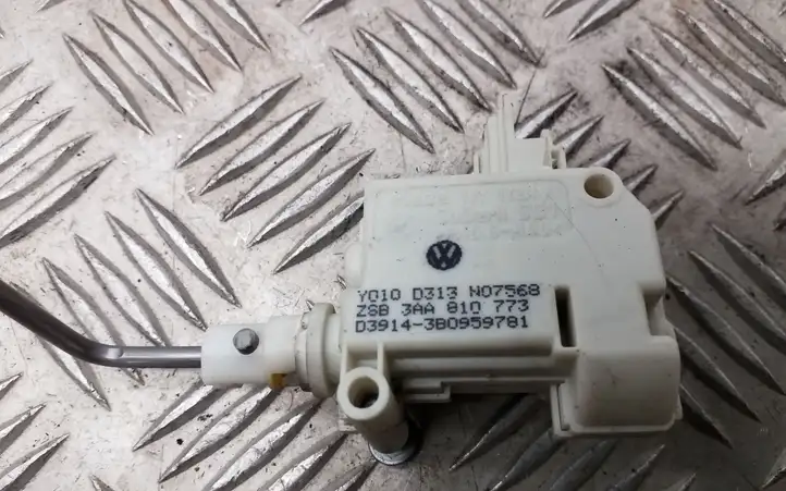 Volkswagen PASSAT B7 (2011 - 2014) 3AA810773 Замок крышки топливного бака — фото 2