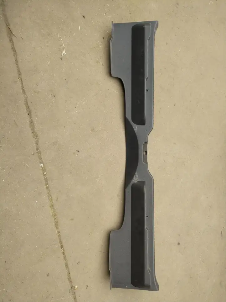 Toyota Verso (2012 - 2015)   Отделка порога багажника