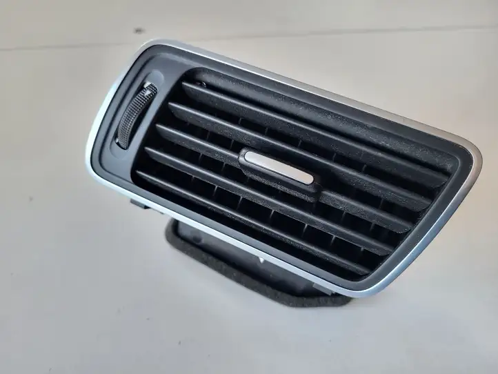 Volkswagen PASSAT B7 (2011 - 2014) Боковой воздушный дефлектор — фото 1