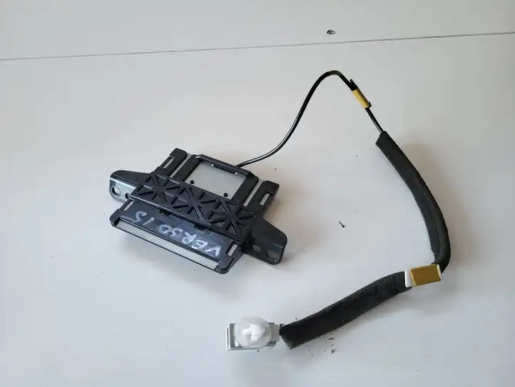 Toyota Verso (2012 - 2015) GPS антенна — фото 1