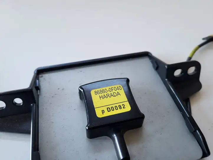 Toyota Verso (2012 - 2015) GPS антенна — фото 4