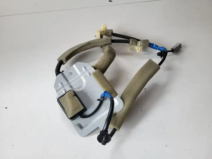 Honda Accord (2008 - 2016) GPS антенна — фото 1