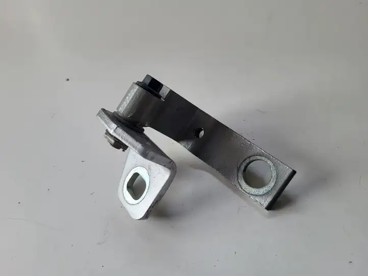 Ford C-Max (2010 - 2015)   Верхняя петля передней двери