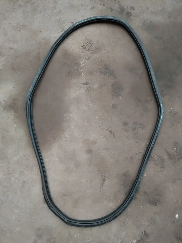 Audi A3/S3 8Y (2020 - )   Уплотнительная резина (на кузове)