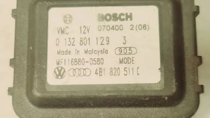 Audi A6 S6 C5 4B (1997 - 2001) 4B1820511C Двигатель задвижки потока воздуха — фото 3