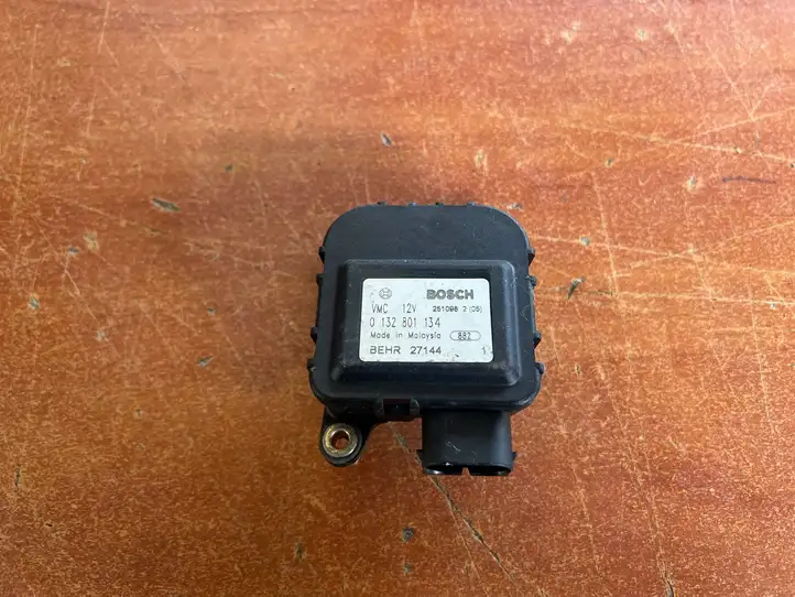 Opel Astra G (1998 - 2004) 0132801134 Двигатель задвижки потока воздуха — фото 1