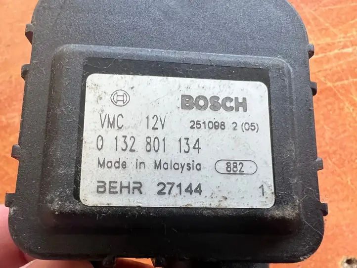 Opel Astra G (1998 - 2004) 0132801134 Двигатель задвижки потока воздуха — фото 2