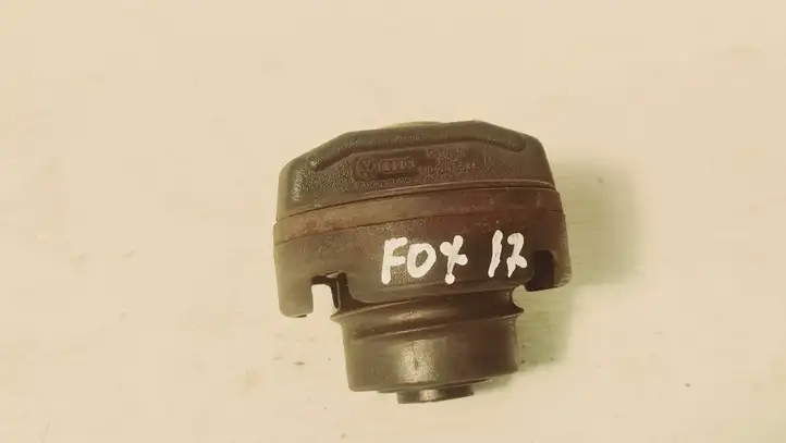 Volkswagen Fox (2005 - 2009) 1J0201553P Крышка топливного бака — фото 1