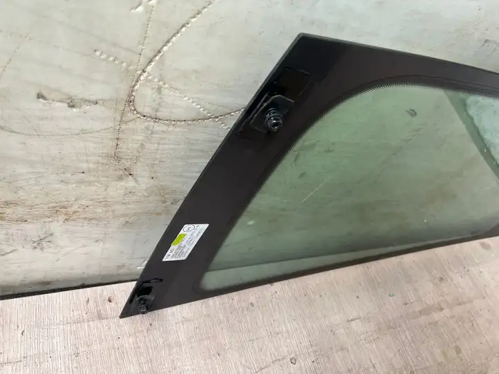 Skoda Citigo (2011 - 2017) 1S4839102F Стекло задней двери — фото 4