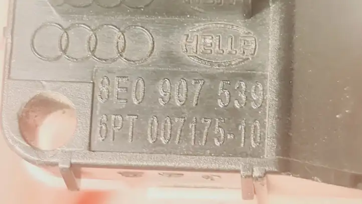Audi A6 S6 C5 4B (2001 - 2004) 8E0907539 Датчик света — фото 2