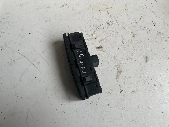 Ford Fiesta (2000 - 2005) 2S6T18K574AC Кнопка обогрева стекла — фото 4