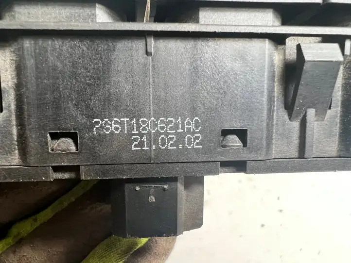 Ford Fiesta (2000 - 2005) 2S6T18C621AC Кнопка обогрева стекла — фото 2