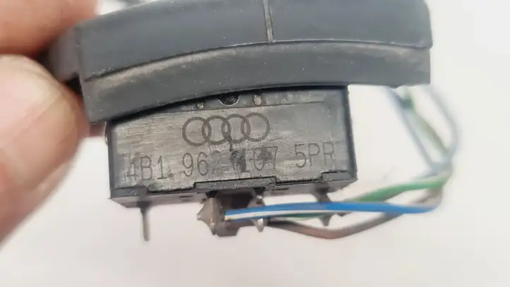 Audi A6 S6 C5 4B (2001 - 2004) 4B1962107 Включатель центрального замка — фото 2