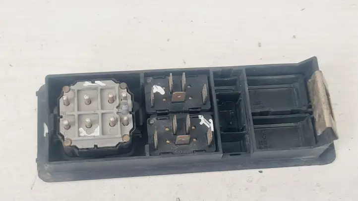 Mercedes-Benz Vito Viano W638 (1996 - 2003) LU0005456613 Блок кнопок стеклоподъемников — фото 3