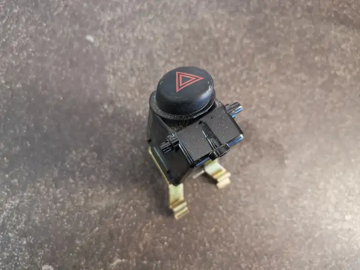 Jeep Cherokee (2001 - 2007)  56010158AD Включатель аварийных фонарей