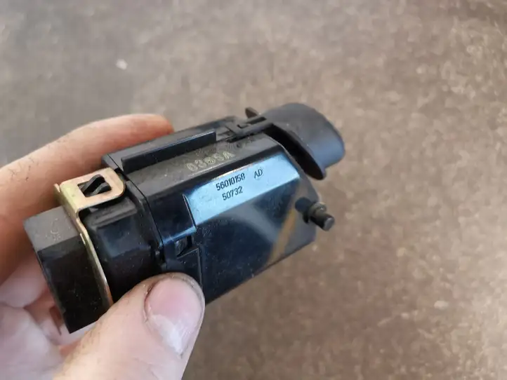 Jeep Cherokee (2001 - 2007)  56010158AD Включатель аварийных фонарей