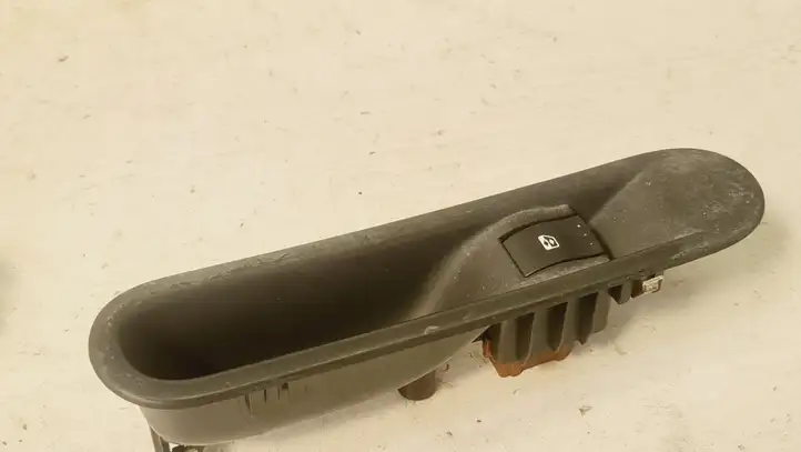 Renault Espace - Grand espace IV (2004 - 2014) 8200327947 Блок кнопок стеклоподъемников — фото 1
