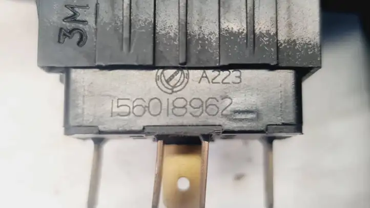 Alfa Romeo 166 (1998 - 2003) 56018962 Блок кнопок стеклоподъемников — фото 2