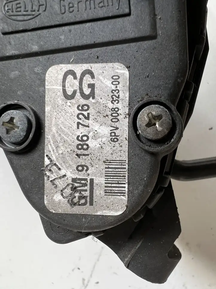 Opel Vectra C (2002 - 2005) 9186726 Педаль акселератора — фото 3