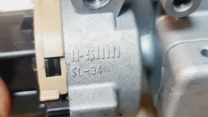 Mazda 6. (2005 - 2007)  SL34 Замок зажигания