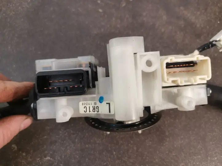 Mazda 6. (2005 - 2007)  GR1C17E539 Комплект ручек