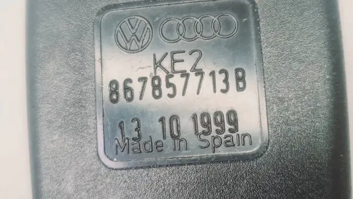 Seat Ibiza II (6k) (1999 - 2002) 867857713B Задний средний замок ремня — фото 3