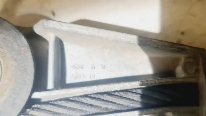 Renault Espace -  Grand espace IV (2004 - 2014)   Замок переднего ремня