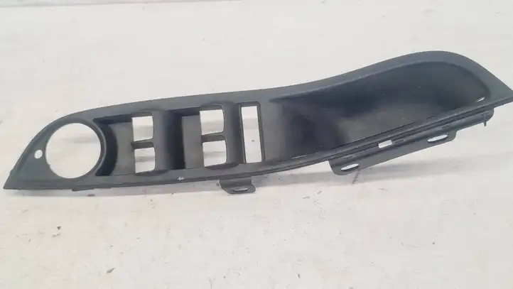 Ford Focus (2015 - 2019) BM51A240A40DDW Накладка кнопки стеклоподъемника — фото 1